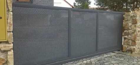 Plotové výplně z tahokovu