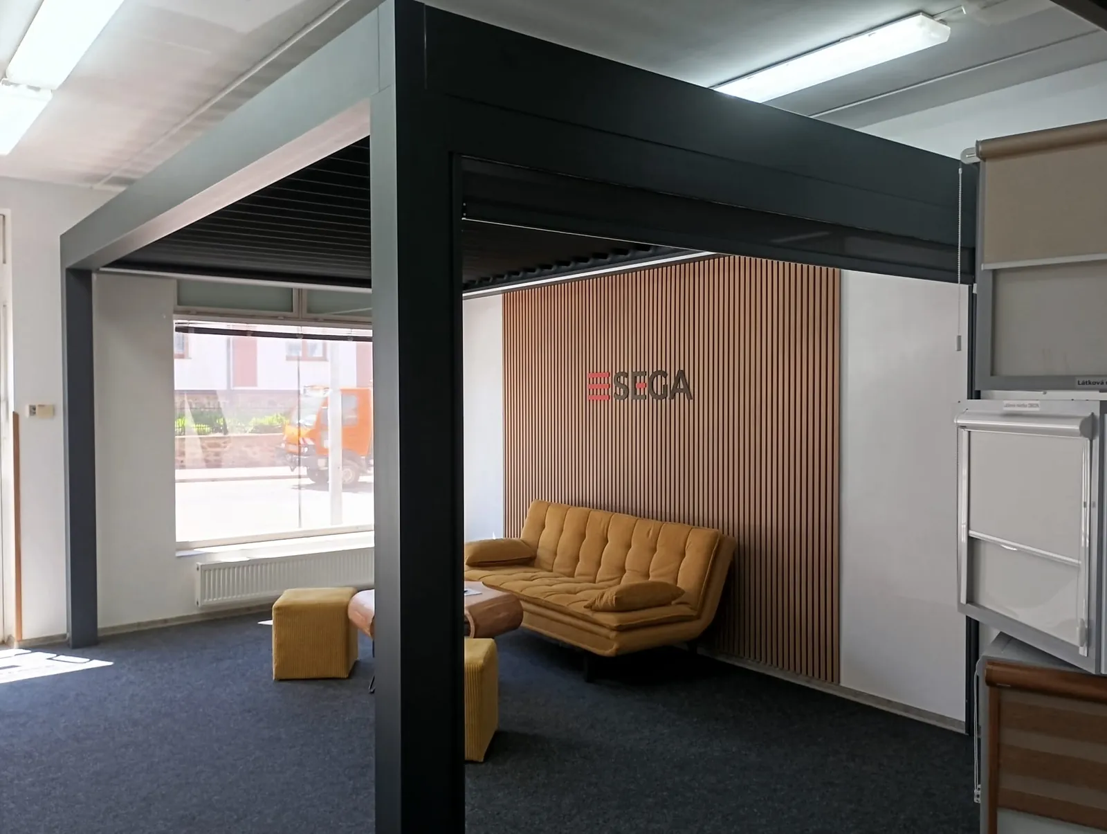Showroom Pelhřimov — interiér 2